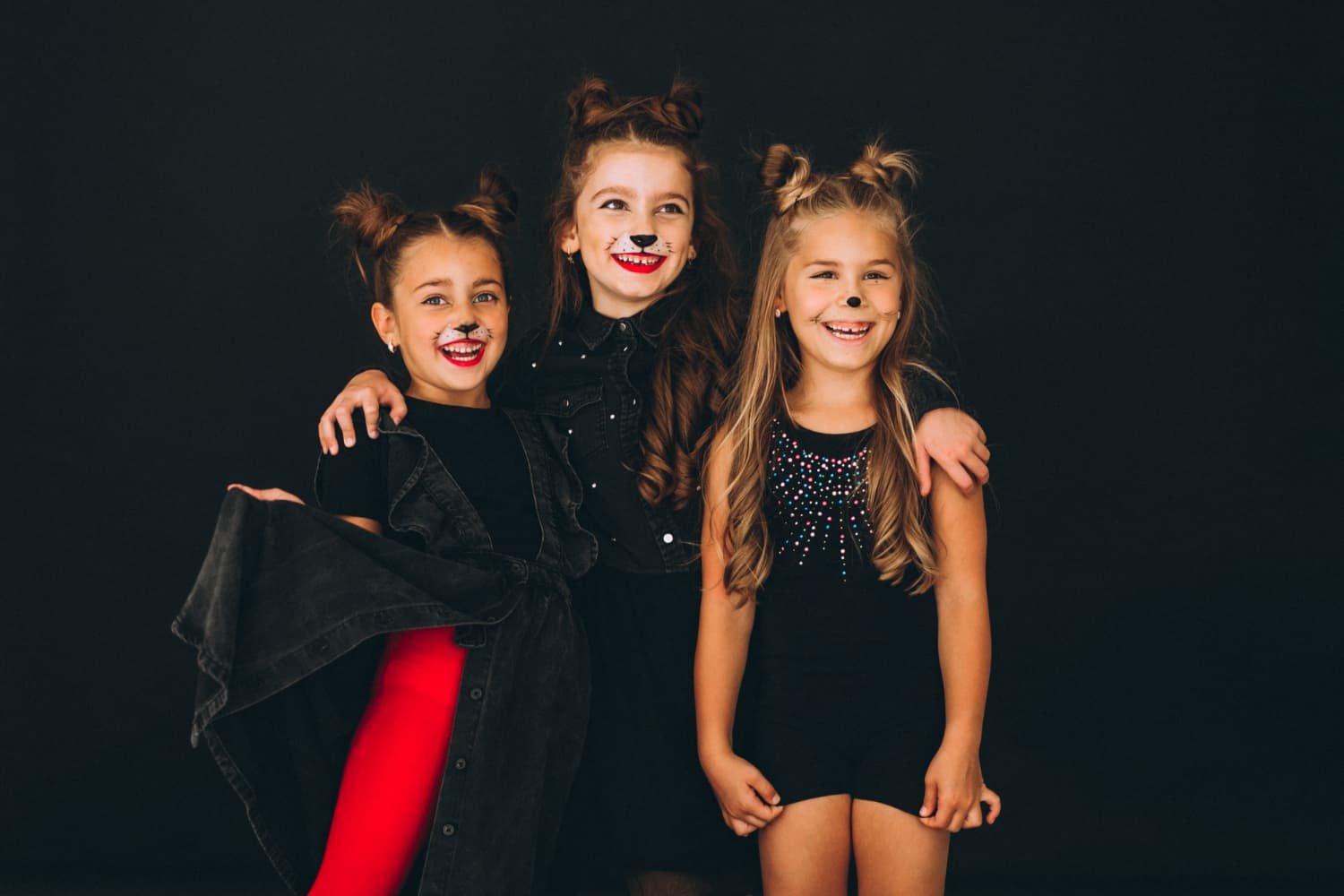 Infância colorida: cabelo maluco, fantasias e identidade no autismo